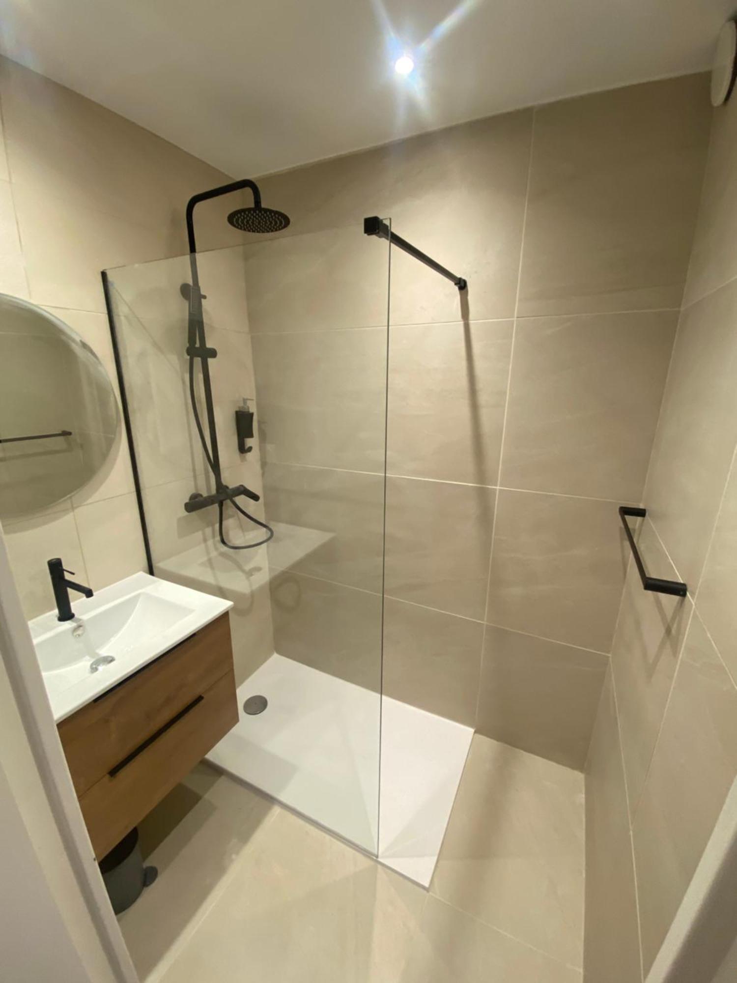 Appartement Avec Piscine 5 Min A Pieds Des Plages Валлоріс Номер фото